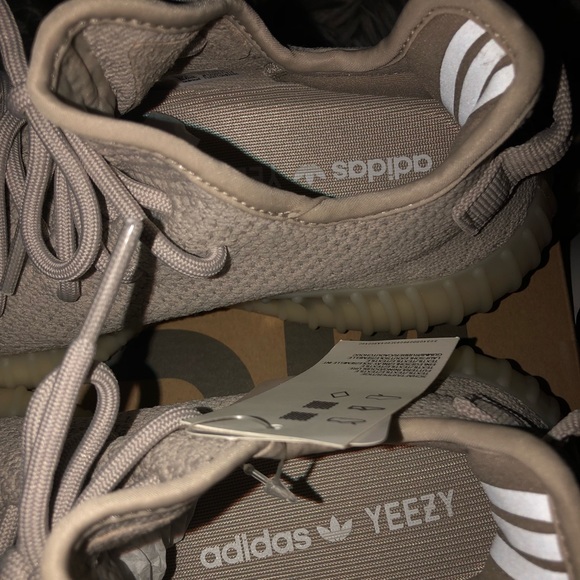 Sesame Yeezy - Picture 2 of 4